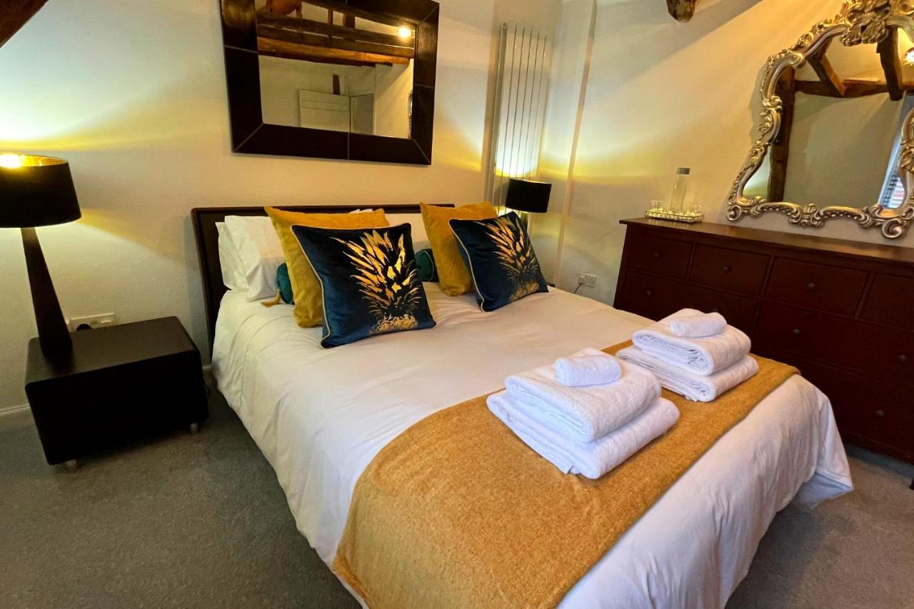Stunning Luxury Apartment In Central Lymington Bagian luar foto