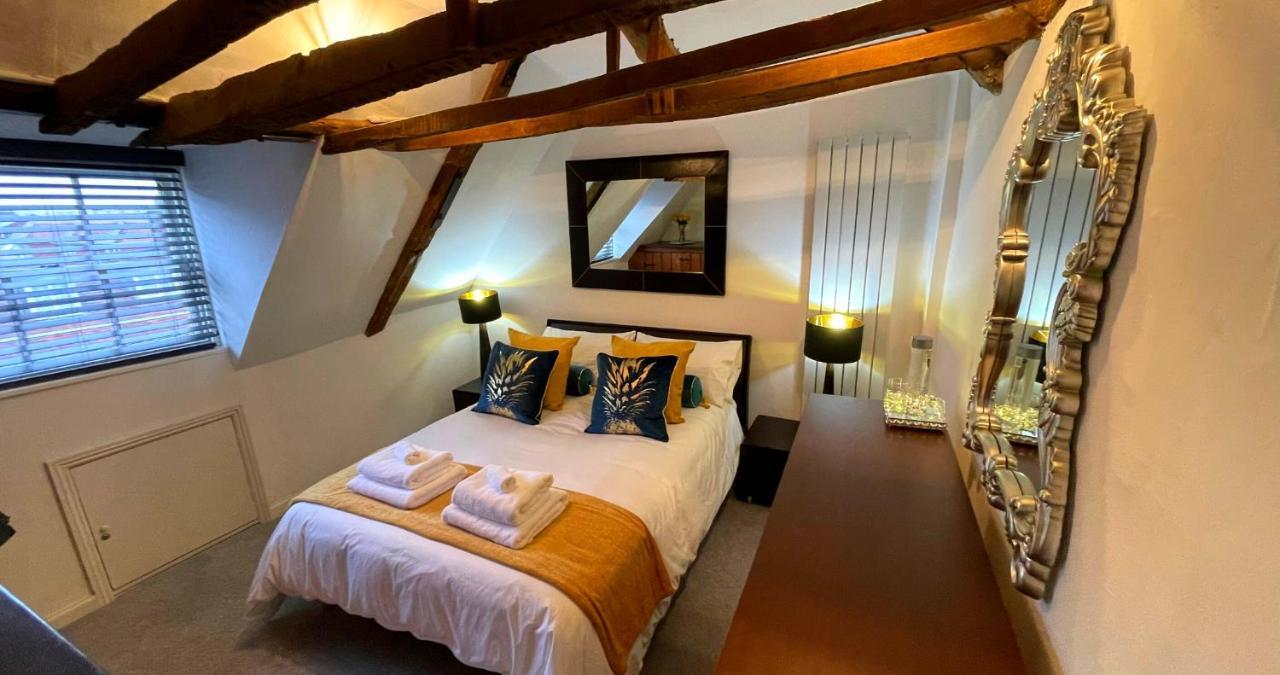 Stunning Luxury Apartment In Central Lymington Bagian luar foto